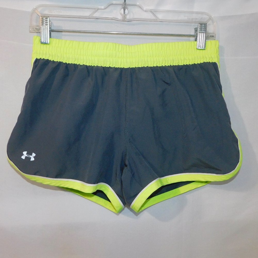Under Armour Semi Fitted Heat Gear Gray yellow Womens Running Shorts Womens XS